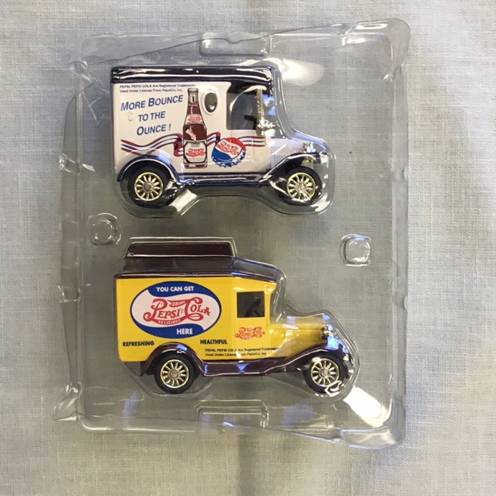 Pepsi Cola Vintage Logo Diecast Truck